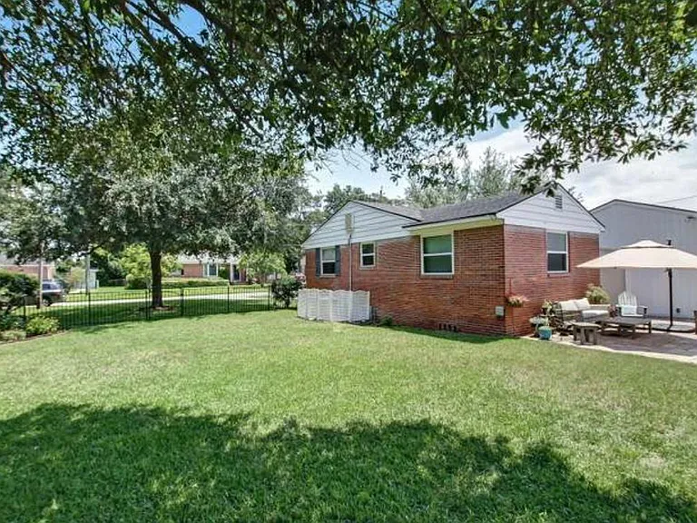 side yard