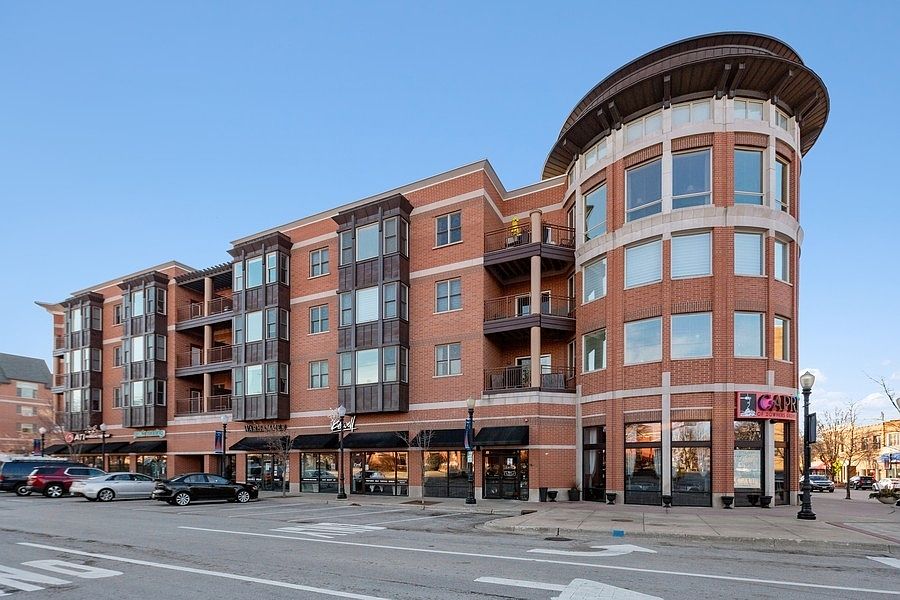 1st image of 945 Burlington Ave Unit 202
