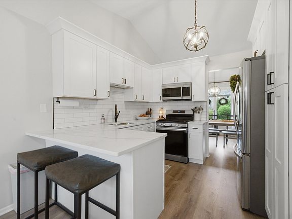 5th image of 14312 Clearview Ct #14312