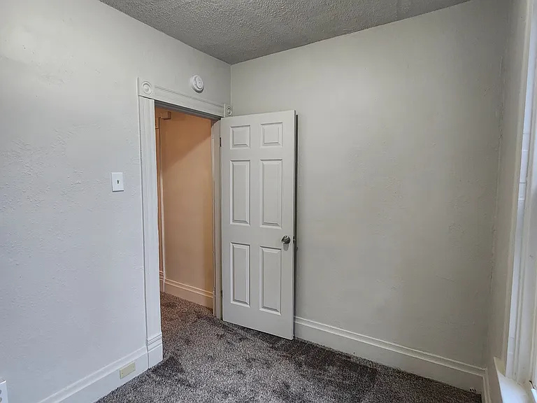 210 Radcliffe St — Photo 28