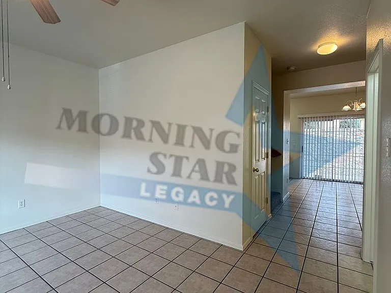 450 Ithaca Ct — Photo 2