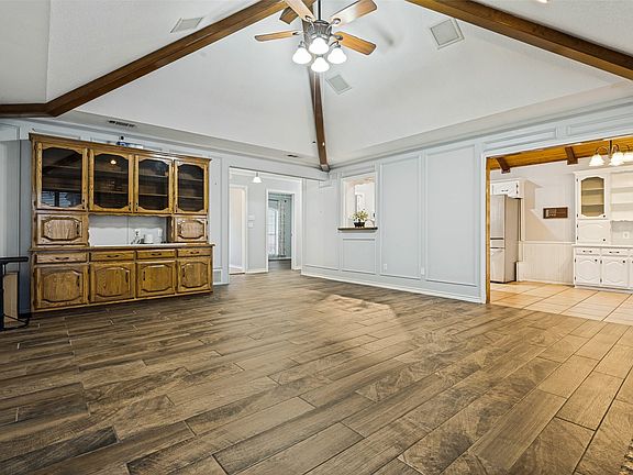 3rd image of 2806 Cinnamon Springs Rd