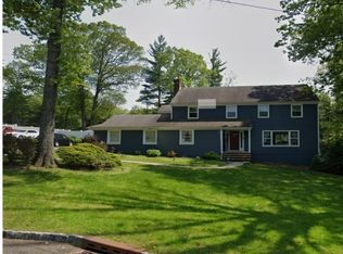 18 Eton Dr, North Caldwell, NJ 07006