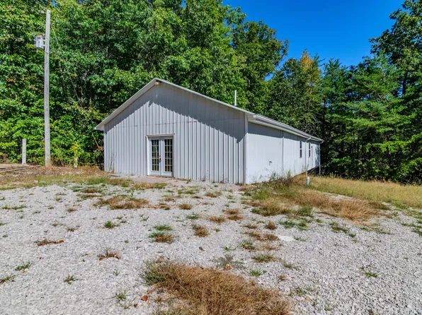 707 Pine Woods Rd, Berea, KY 40403