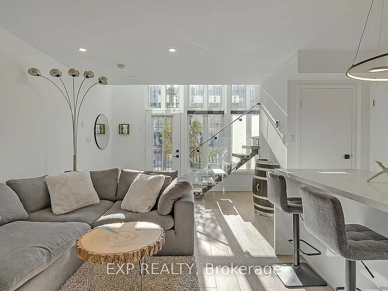 50 E Liberty St #1111 — Photo 1