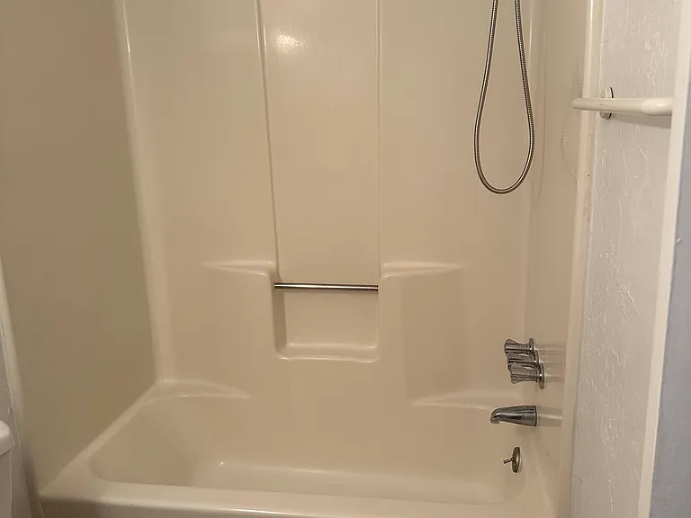 83 SE 16th Ave #E102 — Photo 17