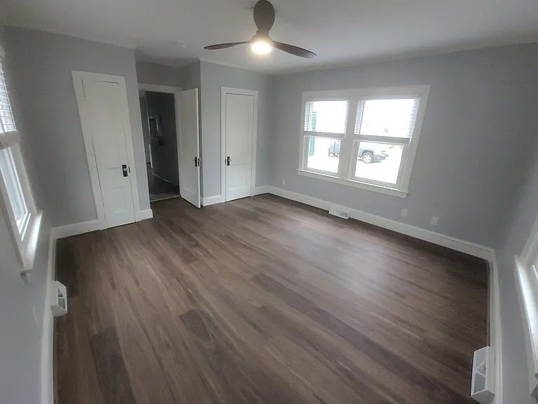 112 Barker St — Photo 8