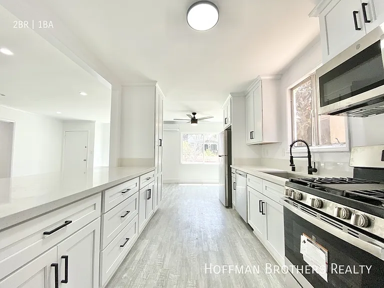 115 S Carondelet St #6 — Photo 8