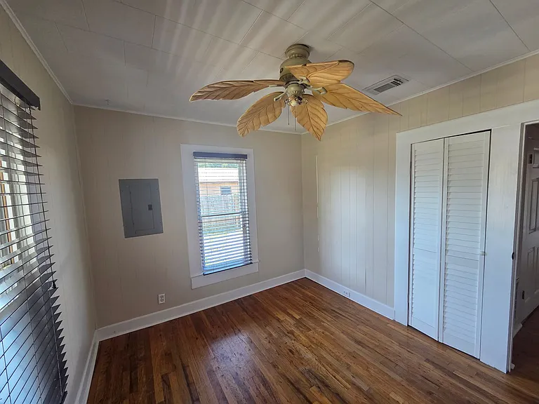 1525 Oak Ave — Photo 24