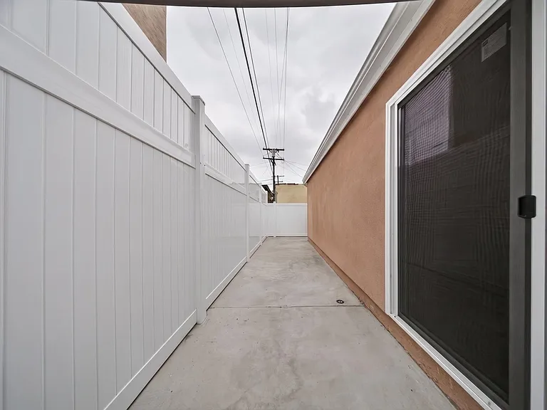 1316 1/2 Carlton Dr — Photo 24