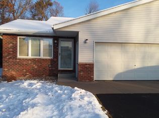 330 Oakwood Ave, Plover, WI 54467