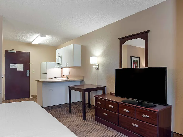 Studio Suite - 1 Queen Bed