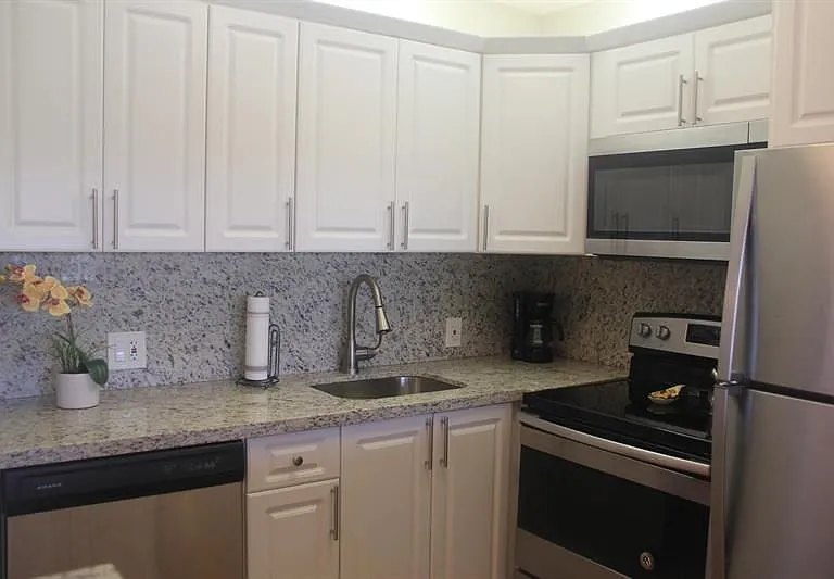 454 Fanshaw K #K — Photo 6
