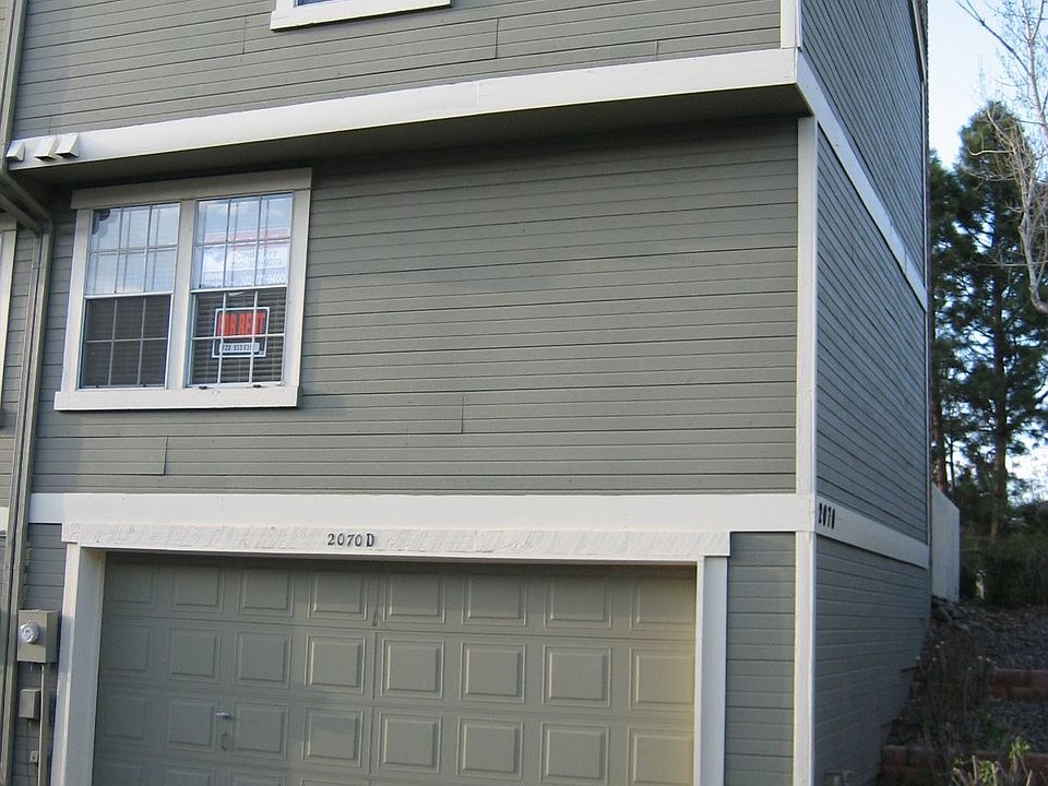 2nd image of 467 Antwerp Ave