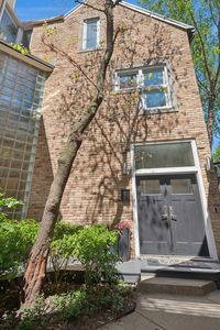 832 W Wolfram St, Chicago, IL, 60657