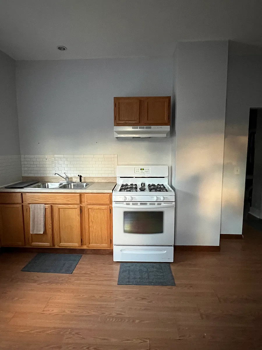 Building Photo - 54 N Ermine St
