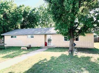 943 S Santa Fe St, Mooreland, OK 73852