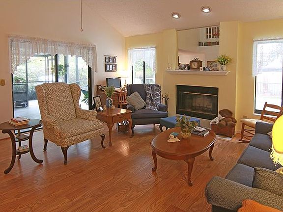 3rd image of 2734 Horseshoe Dr