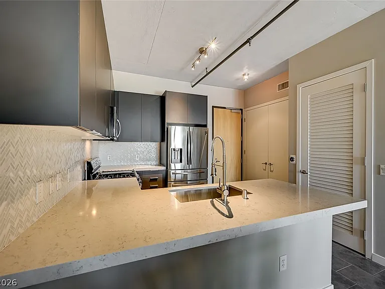 353 E Bonneville Ave #439 — Photo 8