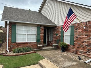 1453 W Evergreen Ln, Claremore, OK 74017