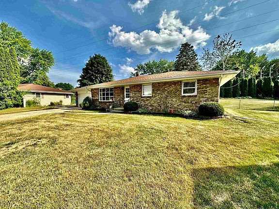 2nd image of 4807 Woodridge Ct