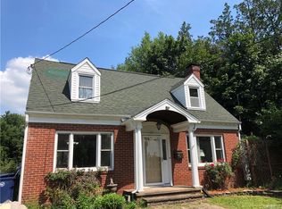 52 Summit St, Lockport, NY 14094