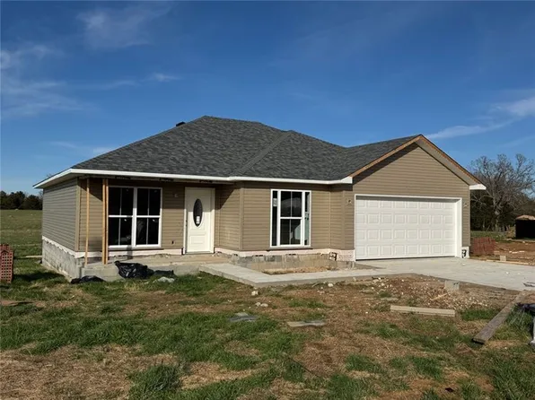 160 Stella Ct, Harrison, AR 72601