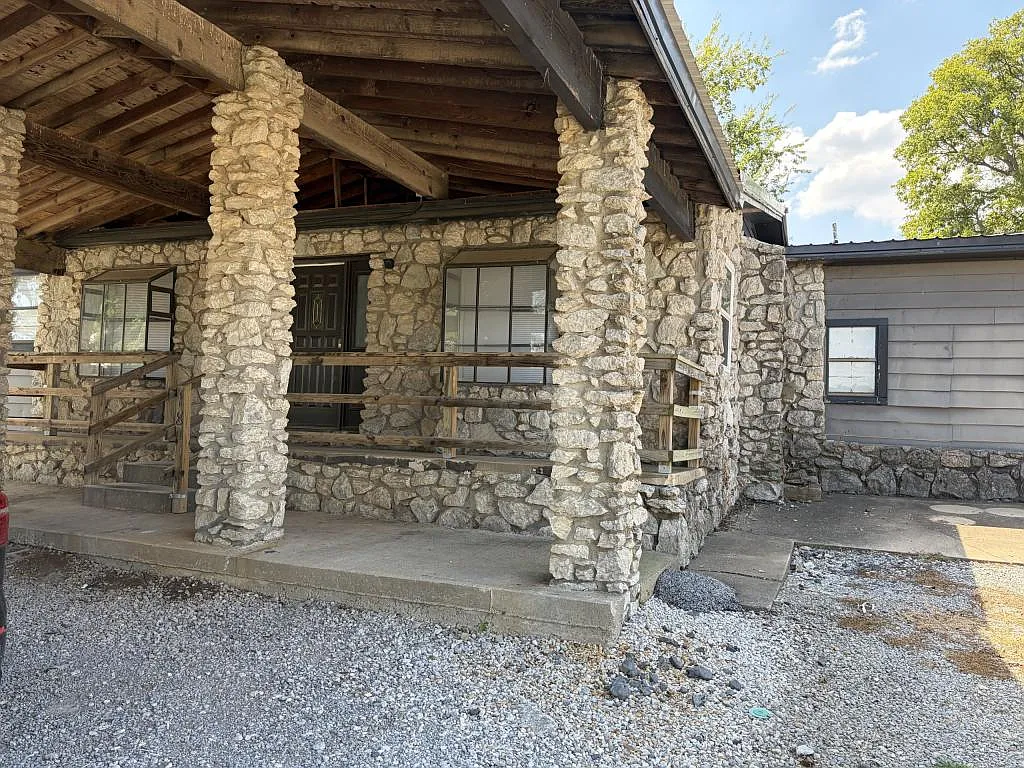 17822 S Bryant Rd — Photo 2