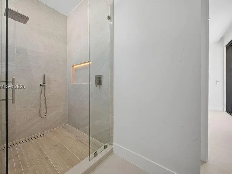 3318 NE 16th Pl — Photo 75