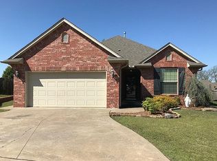 1704 Bridlewood Ct, Shawnee, OK 74804