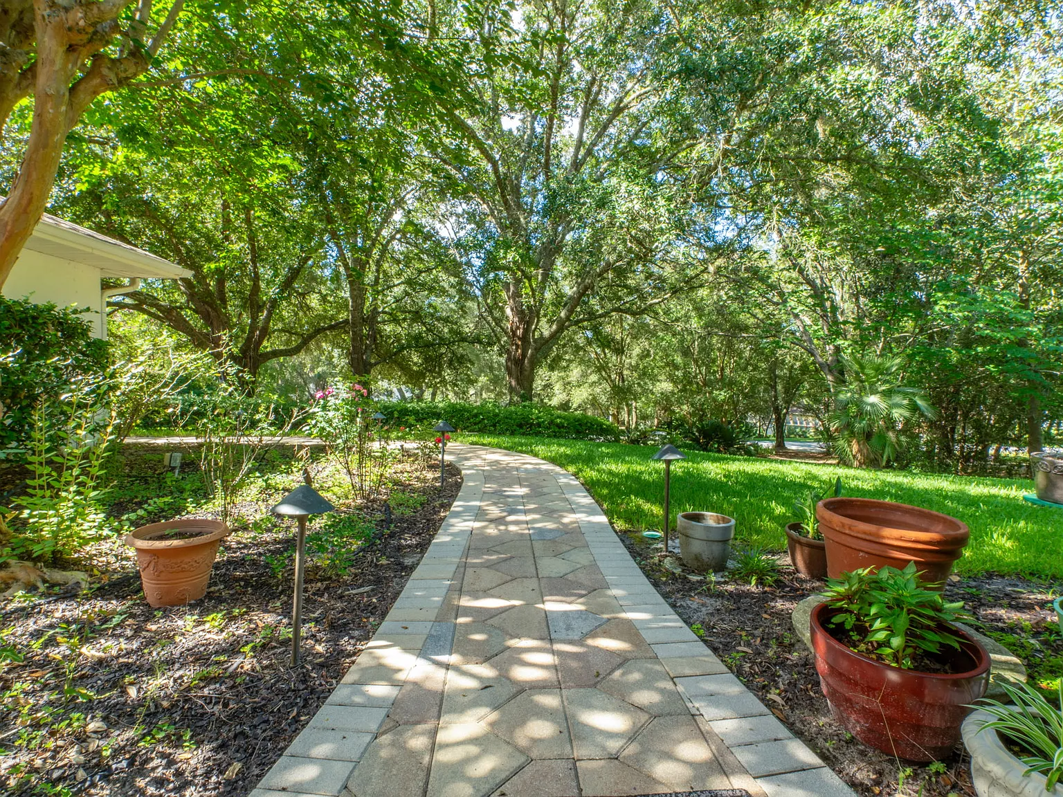 3 bed, 2456 sqft, $3,000 — Photo 4