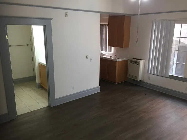 615 S Virgil Ave — Photo 8