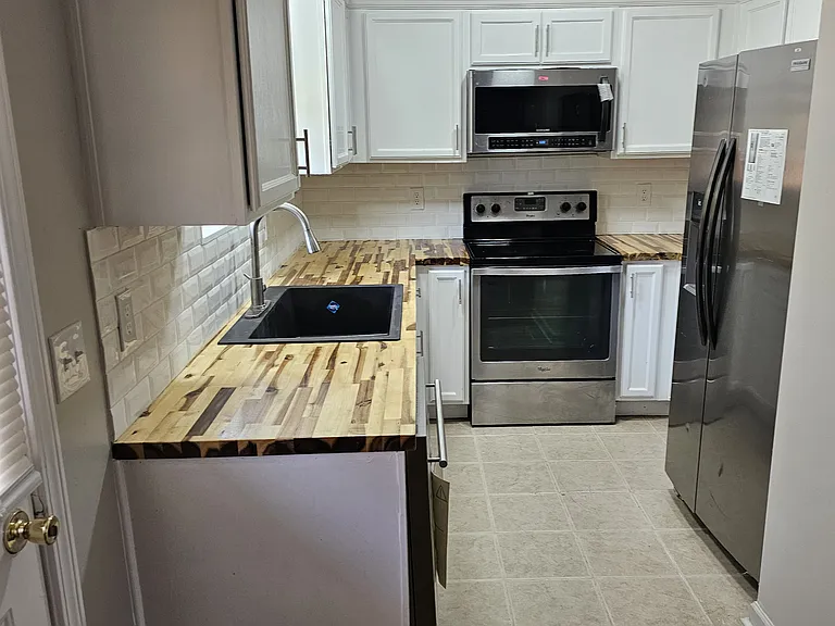 625 Mill Stone Blf #B — Photo 2