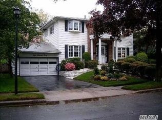 840 Glenridge Ave, Valley Stream, NY 11581