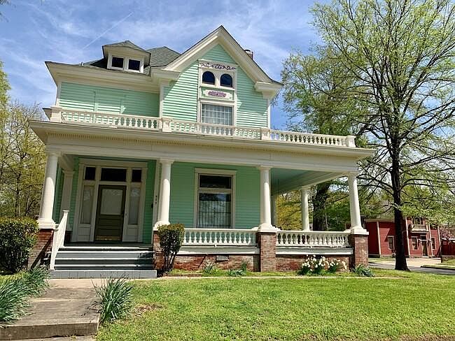 1st image of 919 Cumberland St
