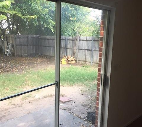 4th image of 433 Casie Ct
