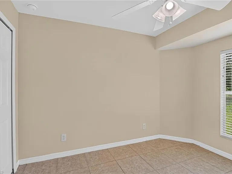523 SE 25th Ln — Photo 26
