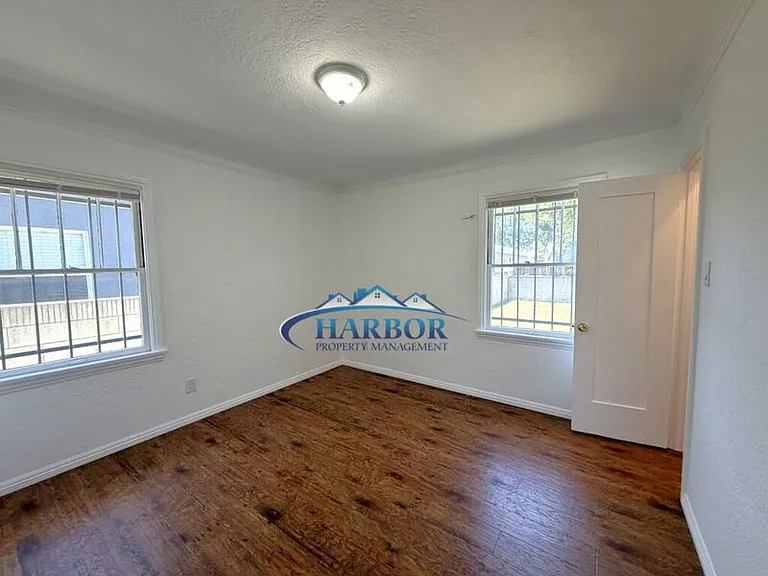 1667 N Lagoon Ave — Photo 16