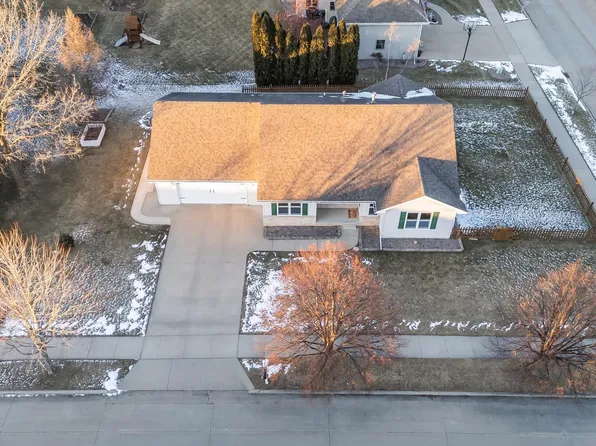 3200 Mockingbird Way, Oshkosh, WI 54904
