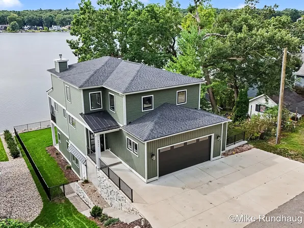 8851 Je Ne Be Dr NE, Rockford, MI 49341