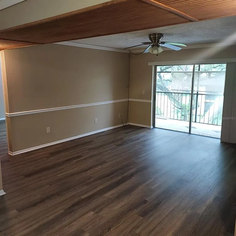 3 bed, 2.0 bath, 1200 sqft, $2,100 — Photo 2