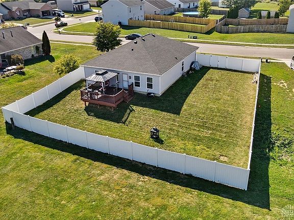 5th image of 630 Holderman Pl