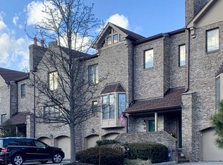 3 Windsor Ct, Saddle River, NJ 07458