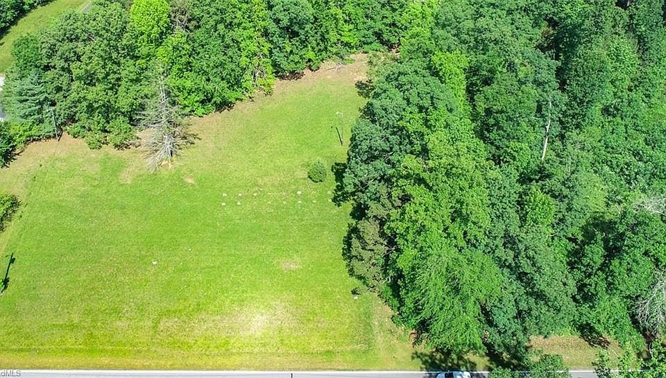 2nd image of 7803 Eversfield Rd
