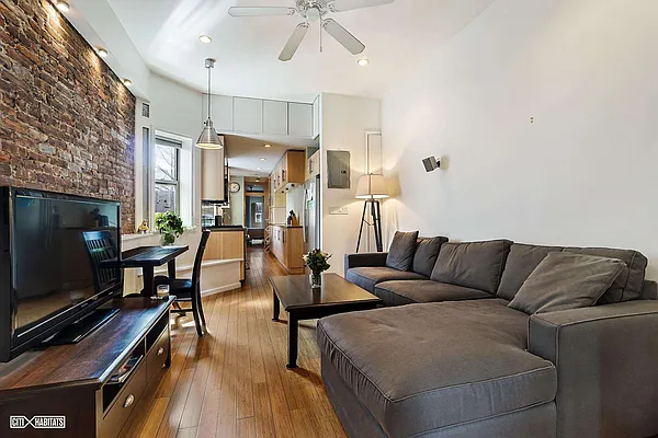 Rented by Citi Habitats | media 53