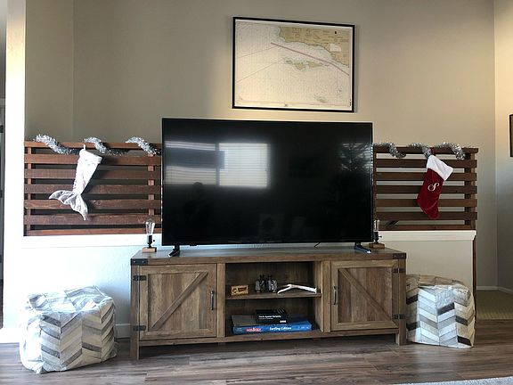 3rd image of 132 Moorpark Ave
