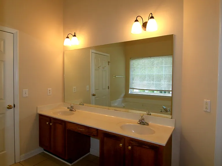 2123 Moonlite Ct — Photo 32