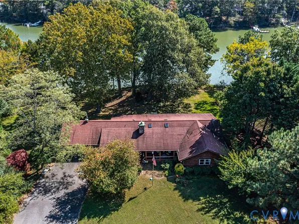 3 Cabin Point Dr, Montross, VA 22520