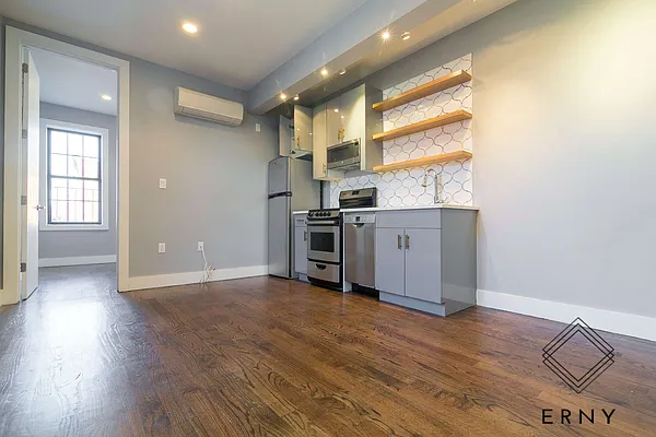 Rented by ERNY LLC | media 4