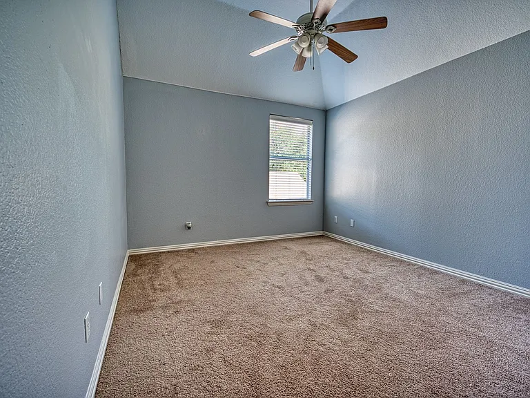 5513 Amber Way — Photo 33